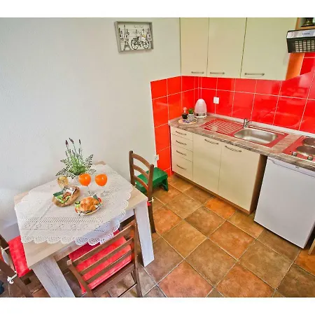 Double A Apartment